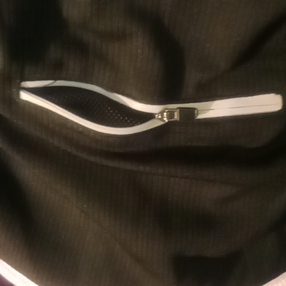 😝Womens Sz. L zipper jacket. Long sleeves, Pocket on the back. Great condition. - Picture 6 of 9